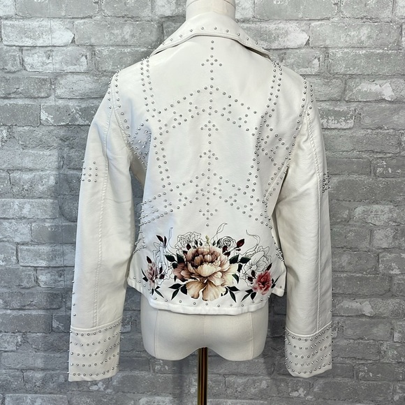 Blank NYC White Faux Leather Motorcycle Jacket with Floral Print - Picture 7 of 12